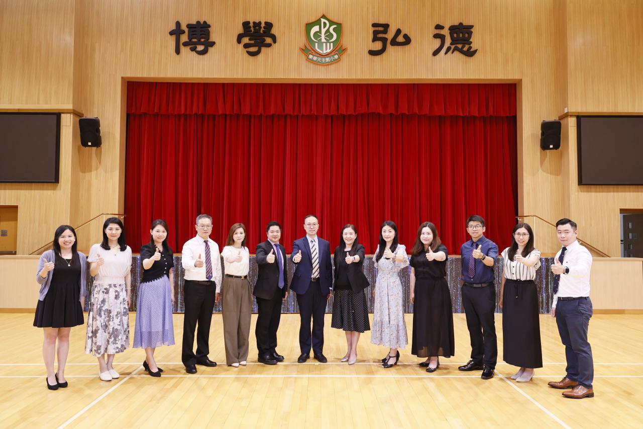 行政組